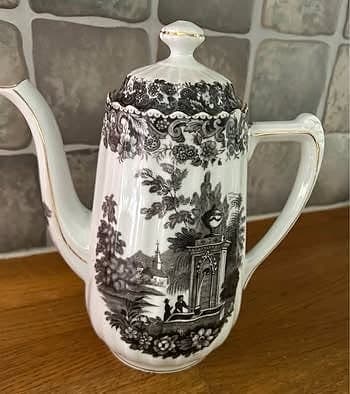 Rosslau ”Alt England” - servis i 19 delar för kaffe eller glögg