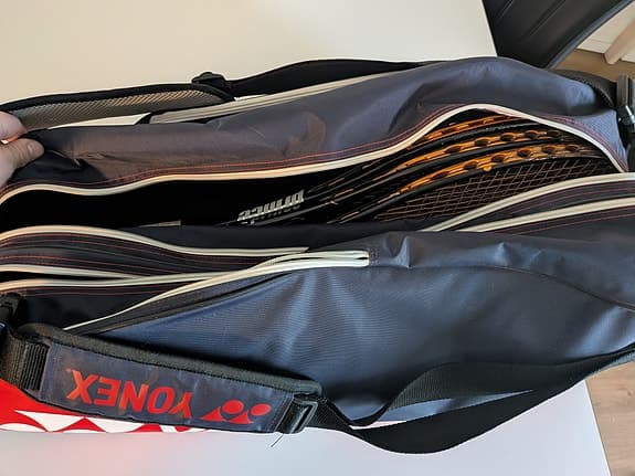 Yonex tennisset med racketar och racketväska