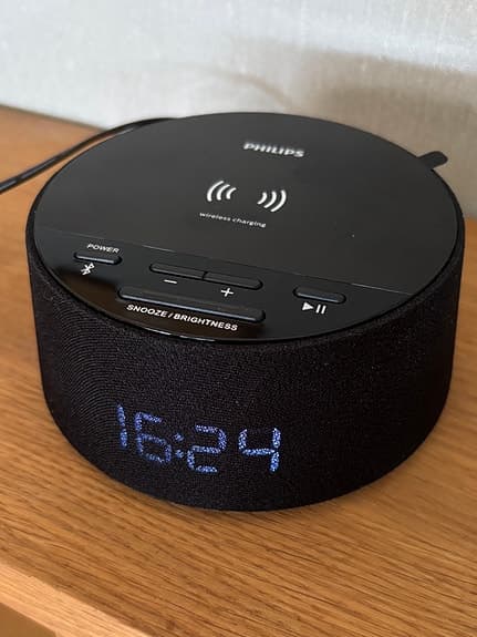 Philips klockradio med Bluetooth & trådlös laddning