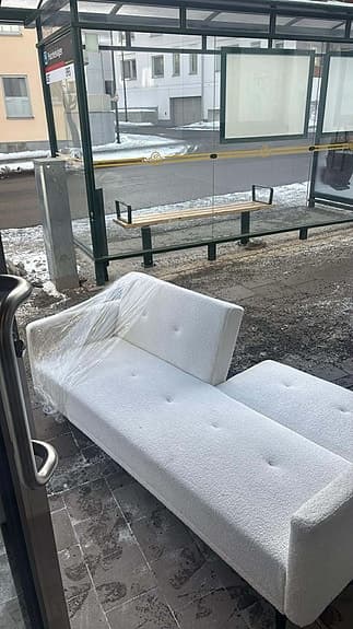 Vit bäddsoffa