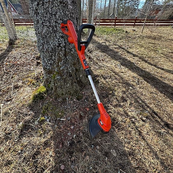 Grästrimmer eldriven orange Black&Decker