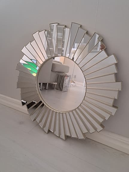 Dekorativ rund väggspegel / solspegel – 55 cm