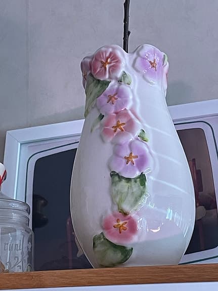 Majolika! Vintage Vas porslin vit med rosa blommor