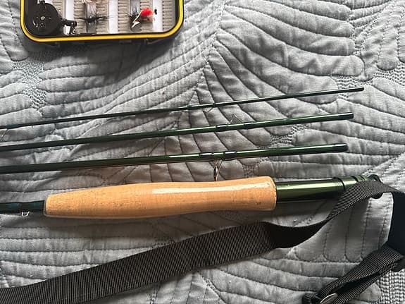 Maxcatch flugfiskeset spö rulle fodral och flugor grön