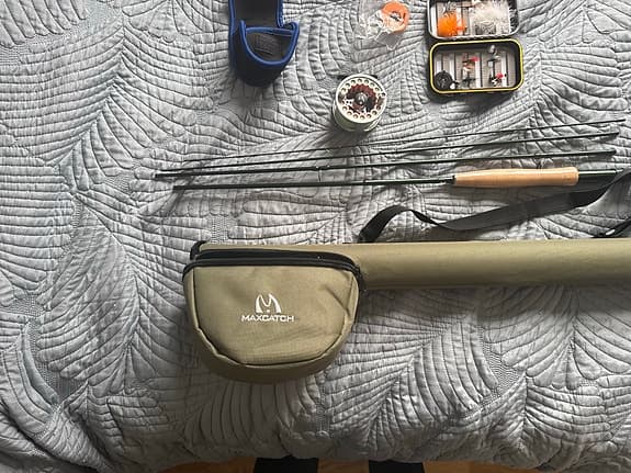 Maxcatch flugfiskeset spö rulle fodral och flugor grön