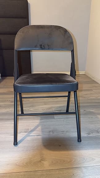 36 st feststolar-Fällbara och perfekt inför studenter