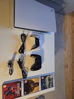 🔥 PS5 + 2TB SSD + 2 kontroller + 3 spel – redo att spela direkt!