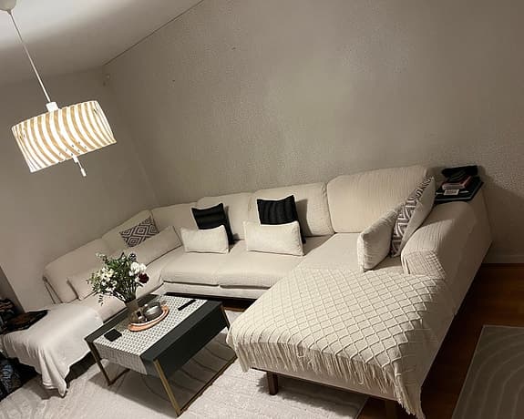 Beige U-soffa 5-sits (nästan ny) – mycket fint skick