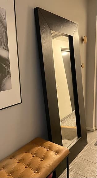 IKEA Stor spegel med  bred träram