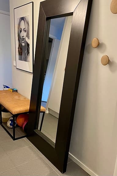 IKEA Stor spegel med  bred träram