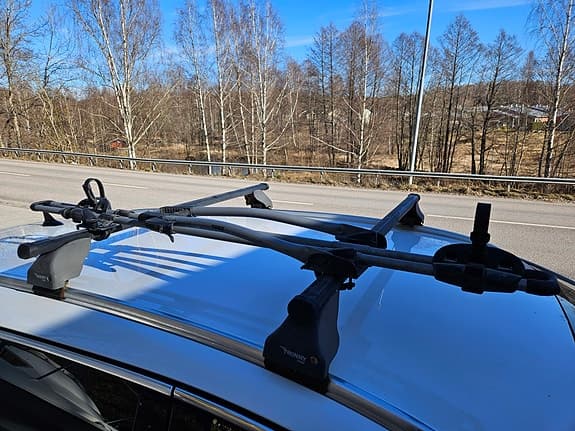 Thule FreeRide – Smidig och prisvärd cykelhållare för takräcke