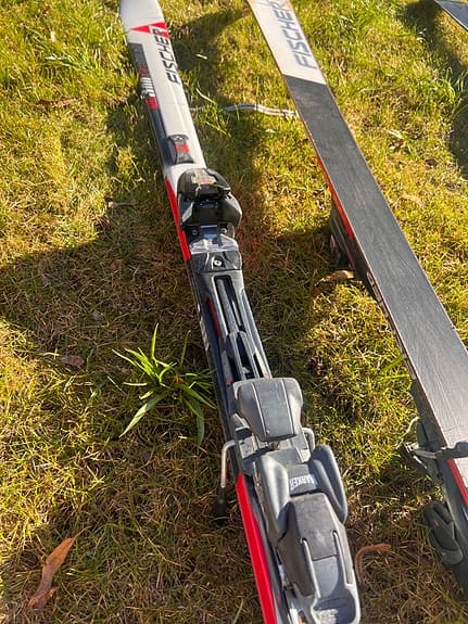 Fischer VC 300 alpinskidor 188cm med bindningar röd vit svart