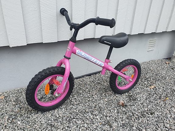Balanscykel 12" rosa i nyskick