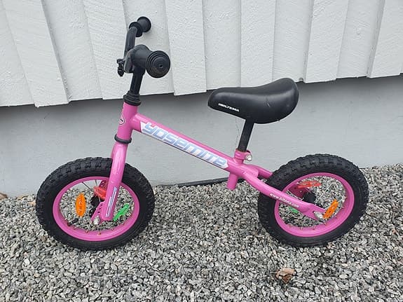 Balanscykel 12" rosa i nyskick