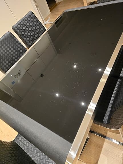 Matgrupp – glasbord + 6 stolar