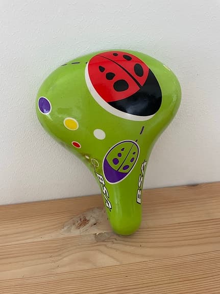 Barncykelsadel färgglad sadel till barncykel från BSA