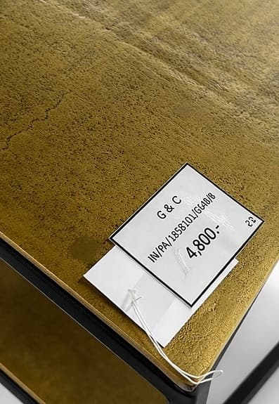 G&C sidobord metall skiva mässingsfärgad med hylla