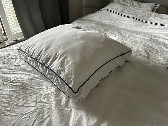 Två Moln-kuddar från Emma