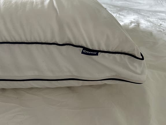 Två Moln-kuddar från Emma