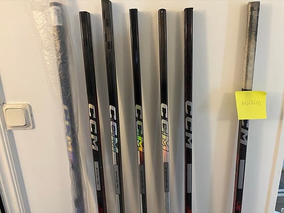 Nya / Nästan Nya Ishockeyklubbor CCM Jetspeed Pro, XF Tacks, Ribcoor Trigger