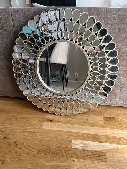 Mio rund spegel med dekorativ ram