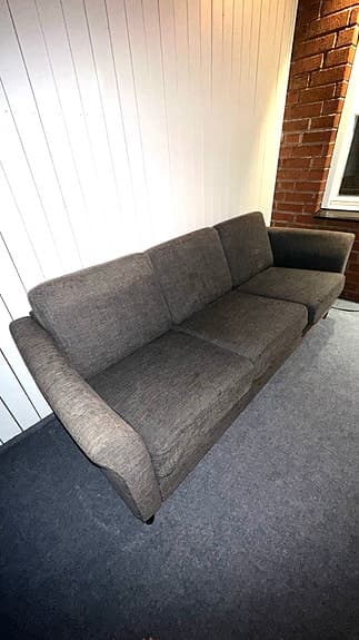 Hörnsoffa mörkgrå + Bord&stolsr + 2 soffor
