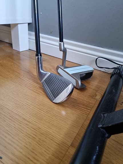Vänster junior golfklubbor järn 7a och putter