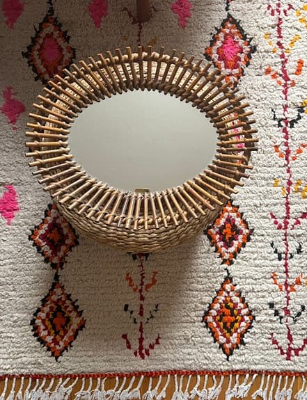 Så fin spegel i rotting köpt i Köpenhamn