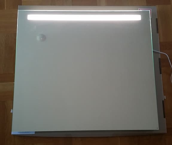 Ifö Option Basic Square 1000x900 Badrumsspegel med LED