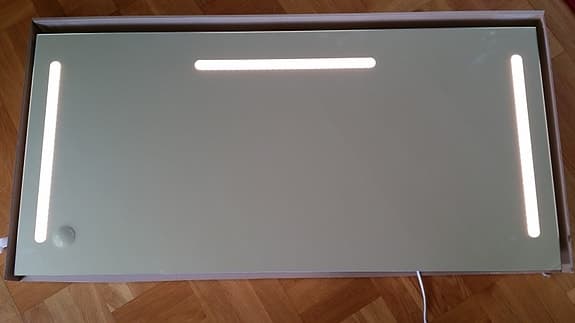 Badrumsspegel med LED-belysning, 1340x640 mm