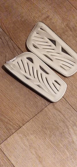 Adidas benskydd fotboll vit svart