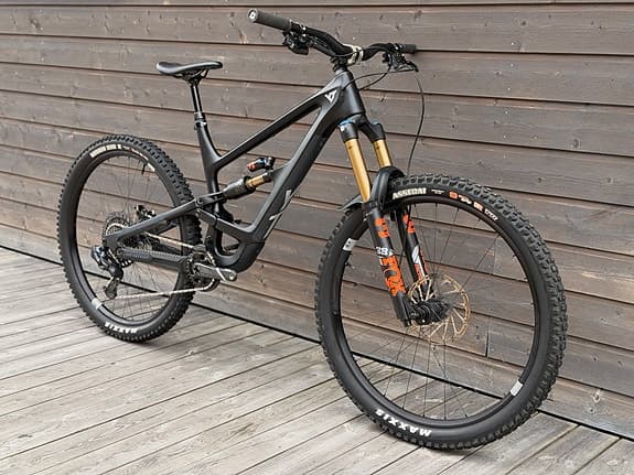 YT Capra Core 4 2023 (XL) i toppskick