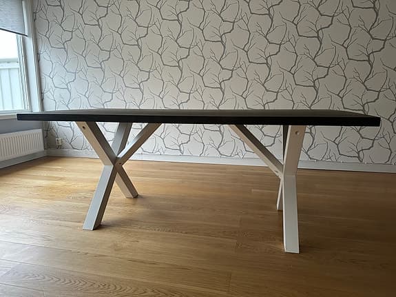 Slettvoll A&Co matbord