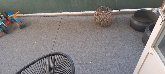 Grå utomhusmatta balkongmatta