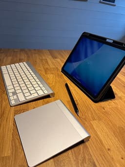 IPad Air M1 cellular, tangentbord, touchpad, penna