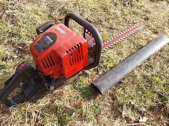 Fin motordriven häck/busk sax Jonsered