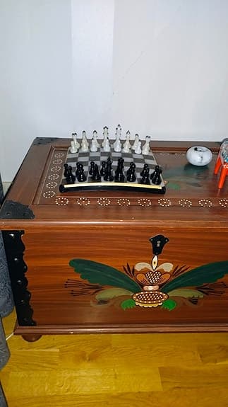 Handgjort välvat schackbräde