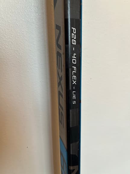 Bauer Nexus hockeyklubba P28 40 flex