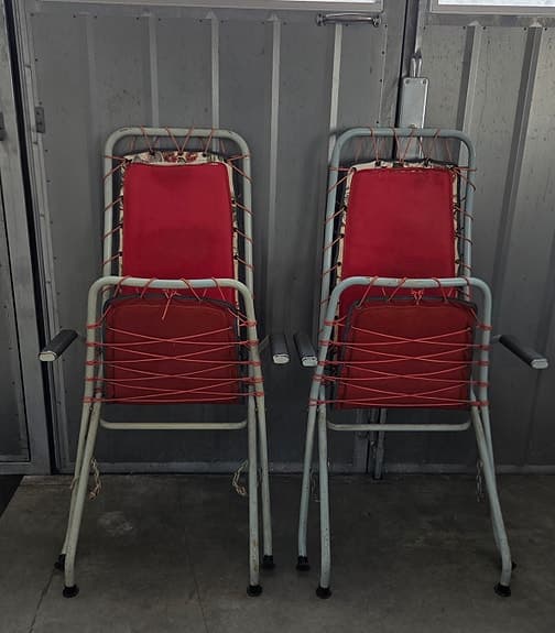 Trädgårdsstolar metall röd dyna