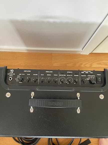 Elgitarr med förstärkare (Boss katana 50) och gitarrfodral, elgitarrpaket