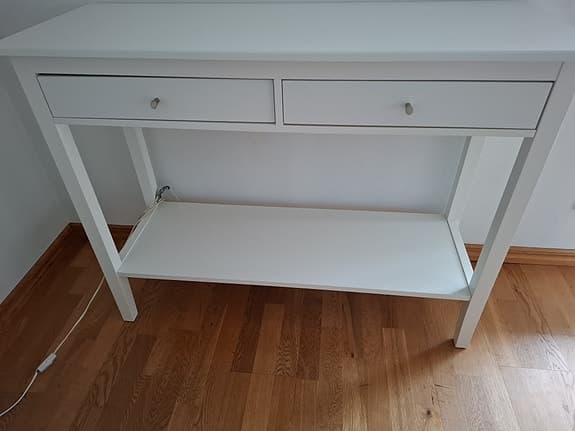 Vitt sideboard