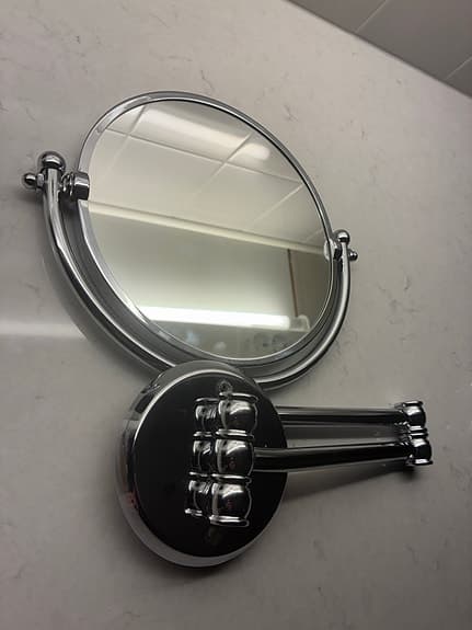 Smedbo Villa - Spegel väggmonterad rund krom