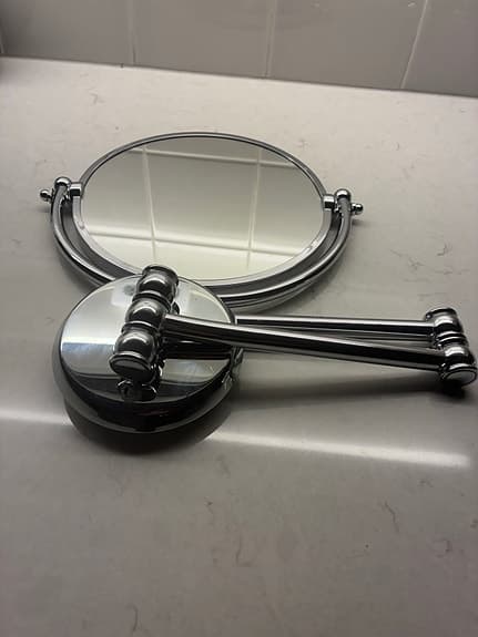 Smedbo Villa - Spegel väggmonterad rund krom