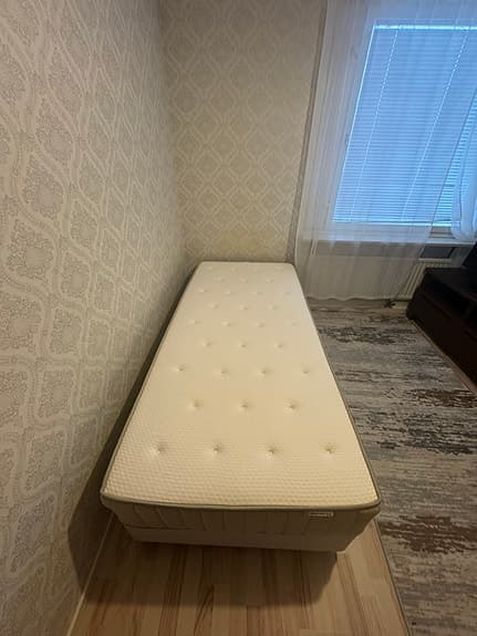 Bekväm IKEA Säng+Madrass