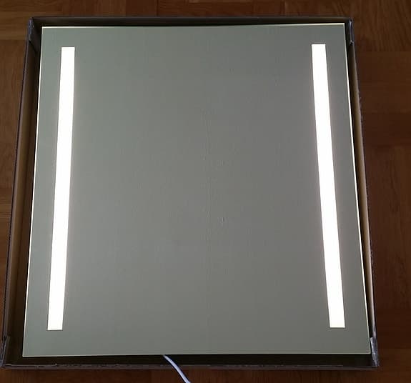 Ifö Exaktor badrumsspegel med belysning, 600x640 mm