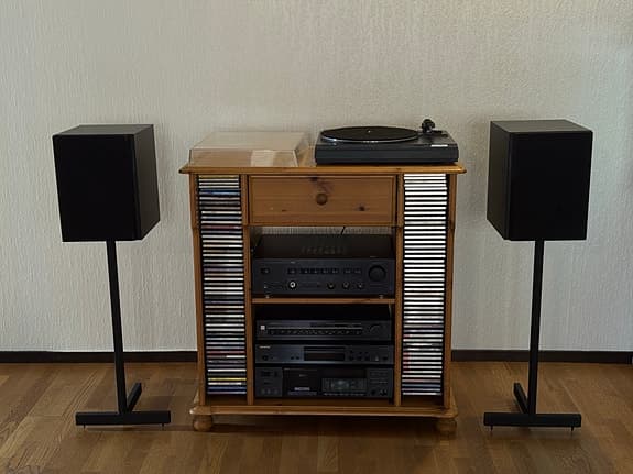 Komplett Hi-Fi-anläggning i toppklass – Luxman, Dynaudio & stor musiksamling