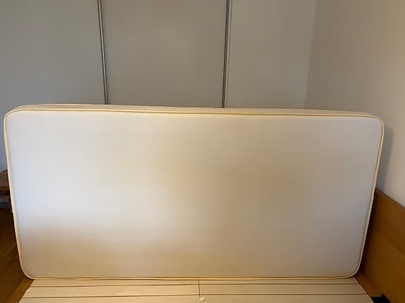 2st MUJI Bonnell resårmadrasser enkelsäng 500 kr för båda
