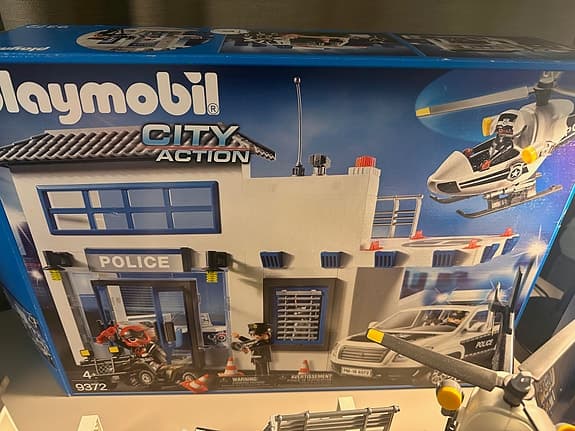 Playmobil City Action polisstationer 9372 samt 70306 med helikopter!