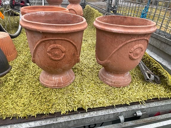 Underbara Terrakotta krukor stora på fot