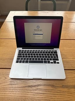 MacBook Pro 13” (2015) – 16GB RAM – 256GB SSD